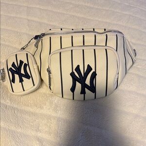 MLB New York Yankees fannypack